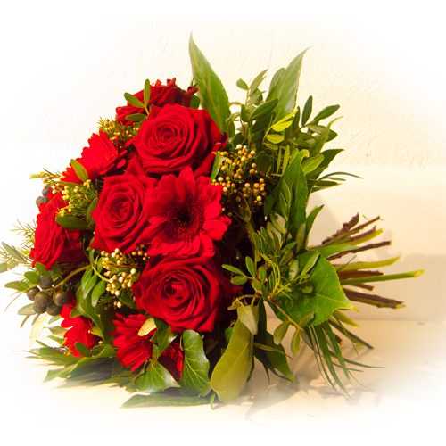 rote Blumen im Strauß