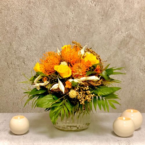 Blumenstrauß mit exotischen Blumen gelb orange
