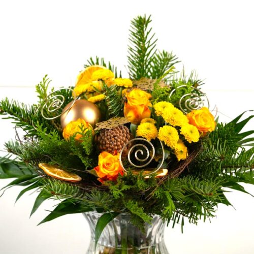 goldgelber Adventstrauß zum Weihnachtsfest