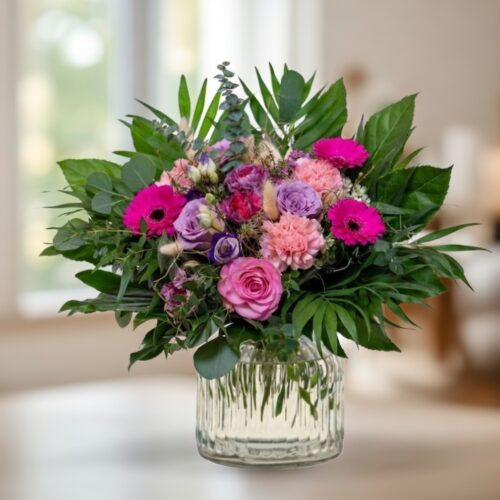 Flieder pink rosa farbender Strauß In Ambiente