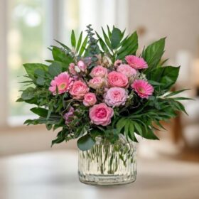 Flieder pink rosa farbender Strauß In Ambiente